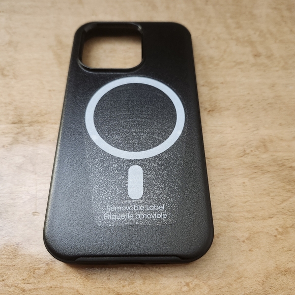 Otterbox Symmetry for iPhone 14 Pro - Black - Picture 3 of 4